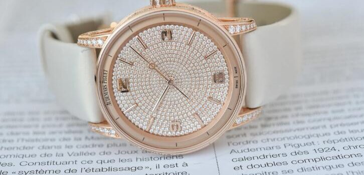 Audemars Piguet Replica CODE 11.59 watch duo covered with sparkling diamonds